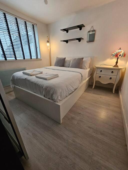 דירות לונדון Peaceful And Elegant מראה חיצוני תמונה